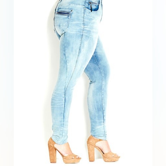 Chic Denim Distressed Blue Jeans - Picture 3 of 10